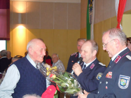 Treffen Alters+Ehrenkameradschaft 2011 002.jpg